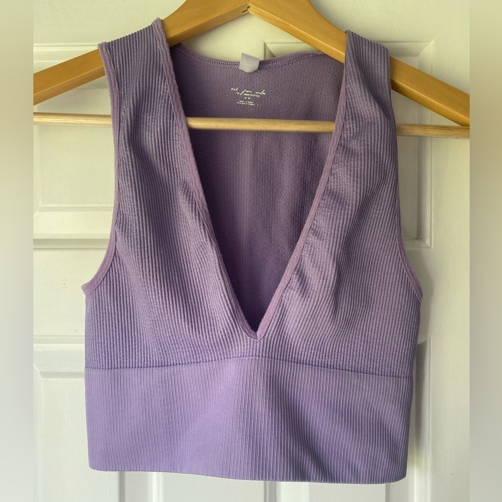 Out from Under Urban Outfitters VNeck Fitted Crop Tank Top Size M